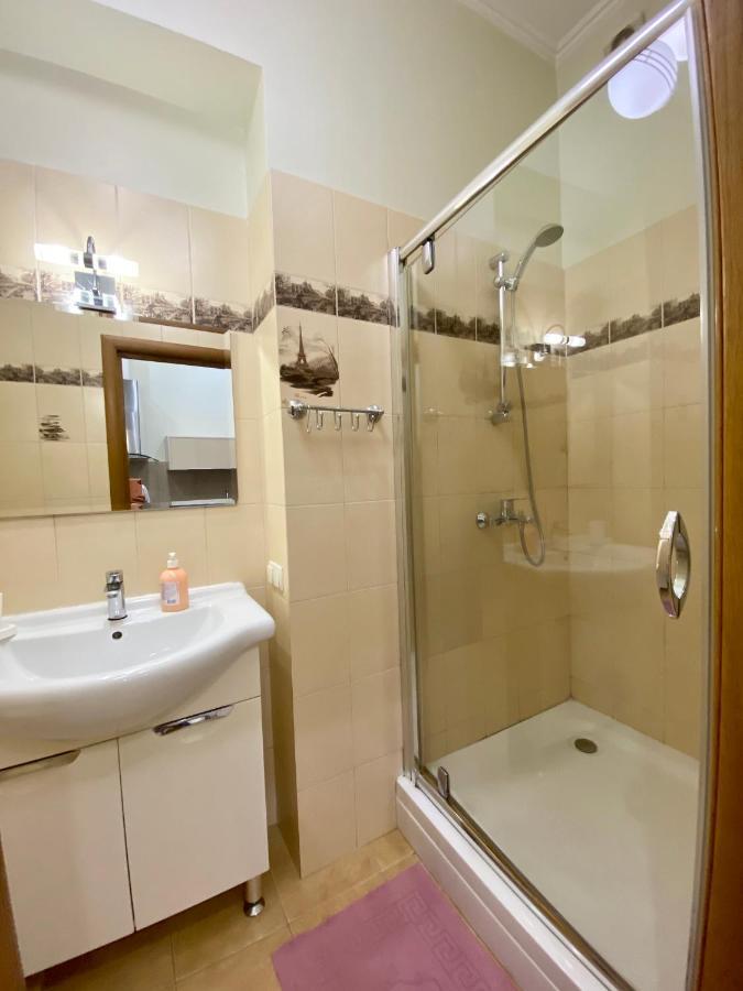 Old Town Apartments Lanzheron Beach オデッサ エクステリア 写真